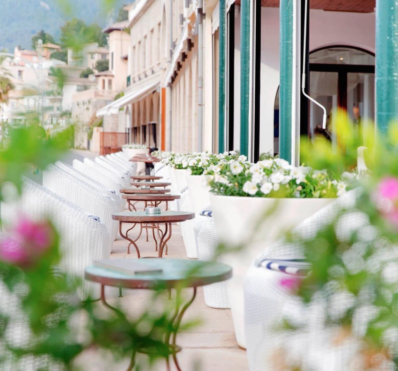 Enjoy lunch on the terrace at Hotel Esplendido - MallorcanTonic