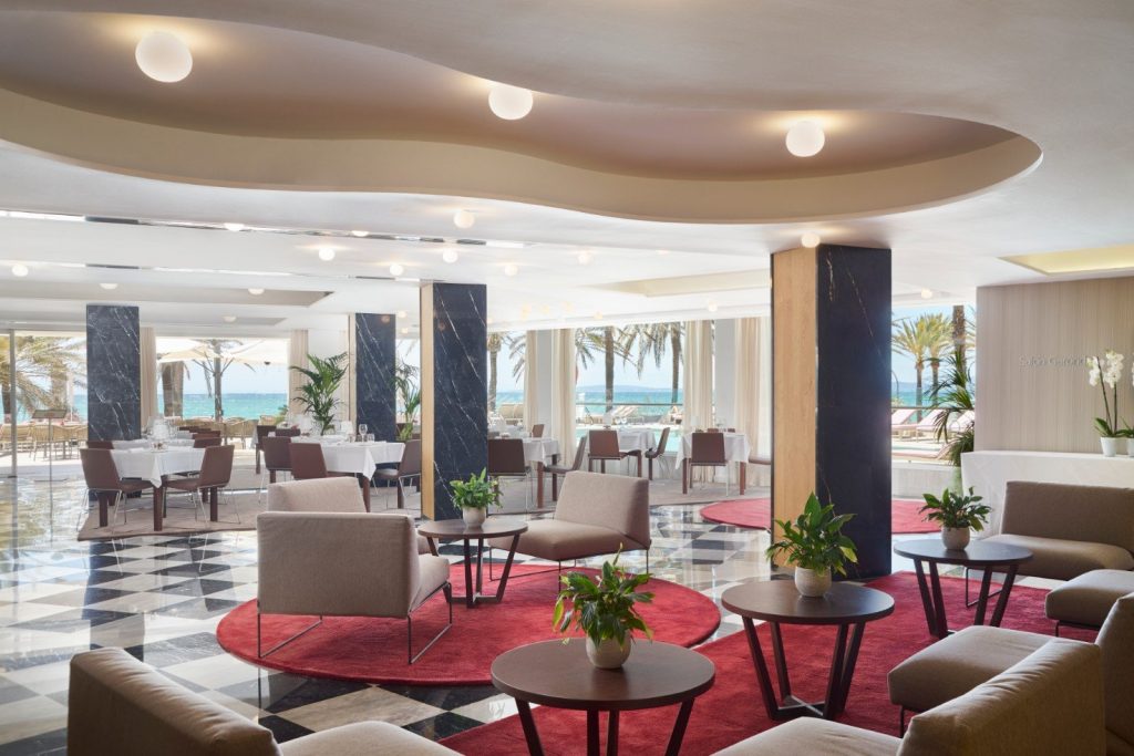 Pure Salt Garonda Hotel - Lounge and Dining room 