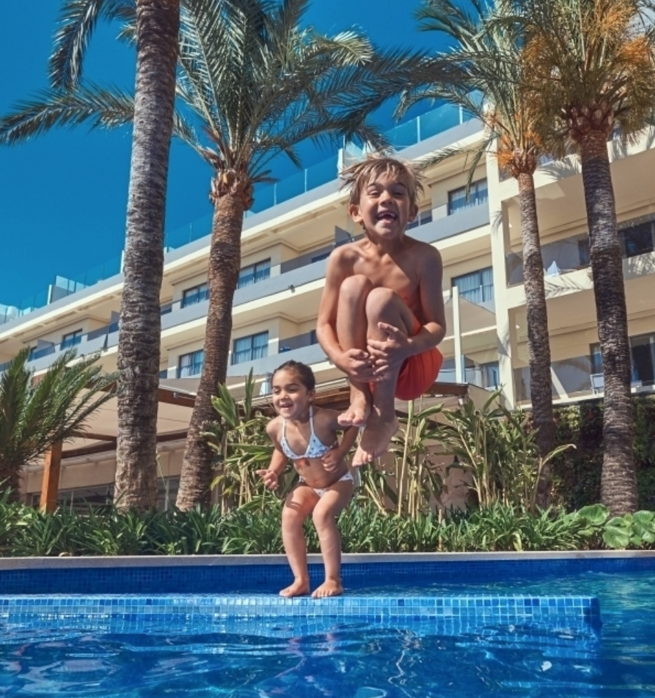 Zafiro Palace Alcudia - Kids - Family Fun at the bubble pool 